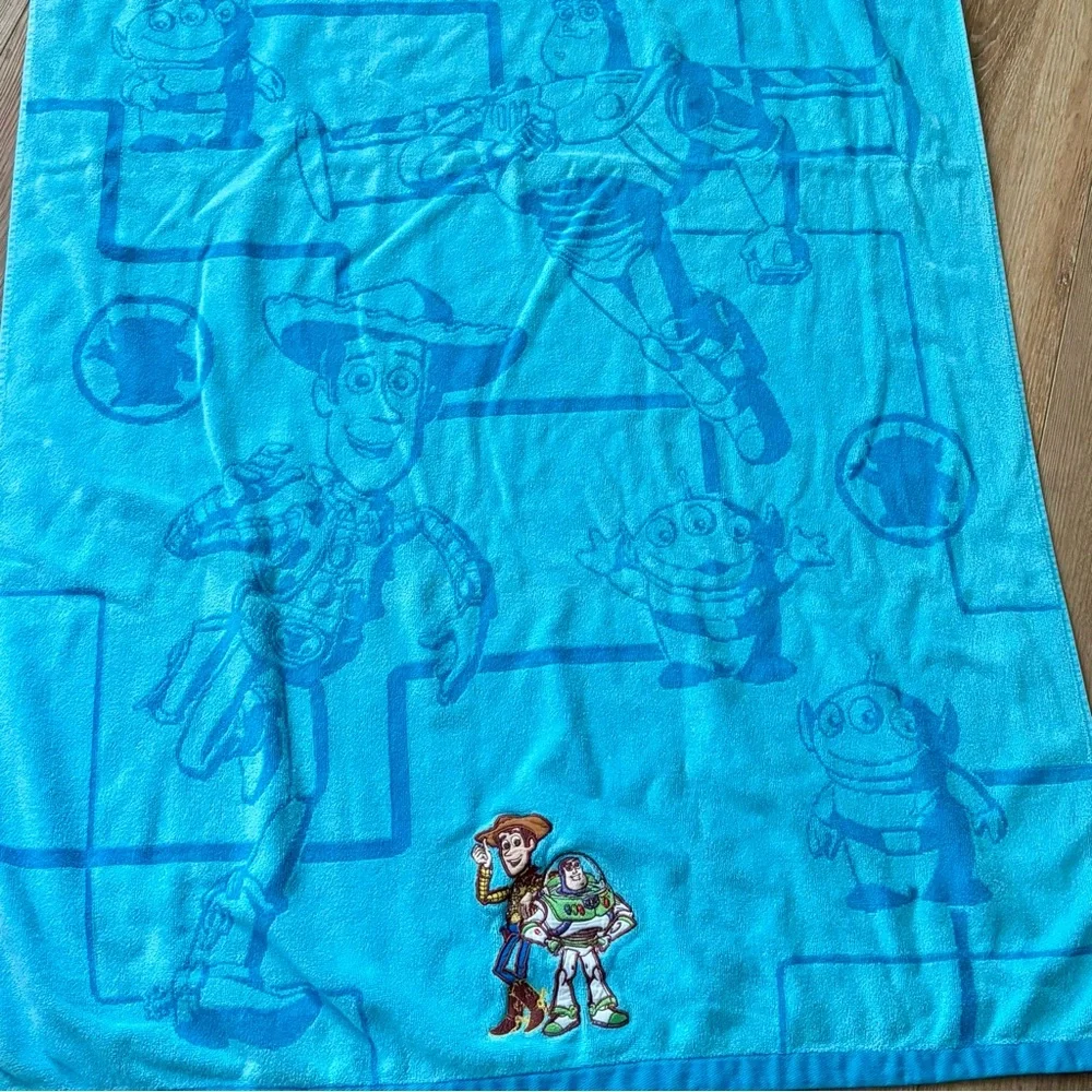 Disney Toy Story Embroidered Beach Towel‎ Woody Buzz Pixar Blue Aliens Bath